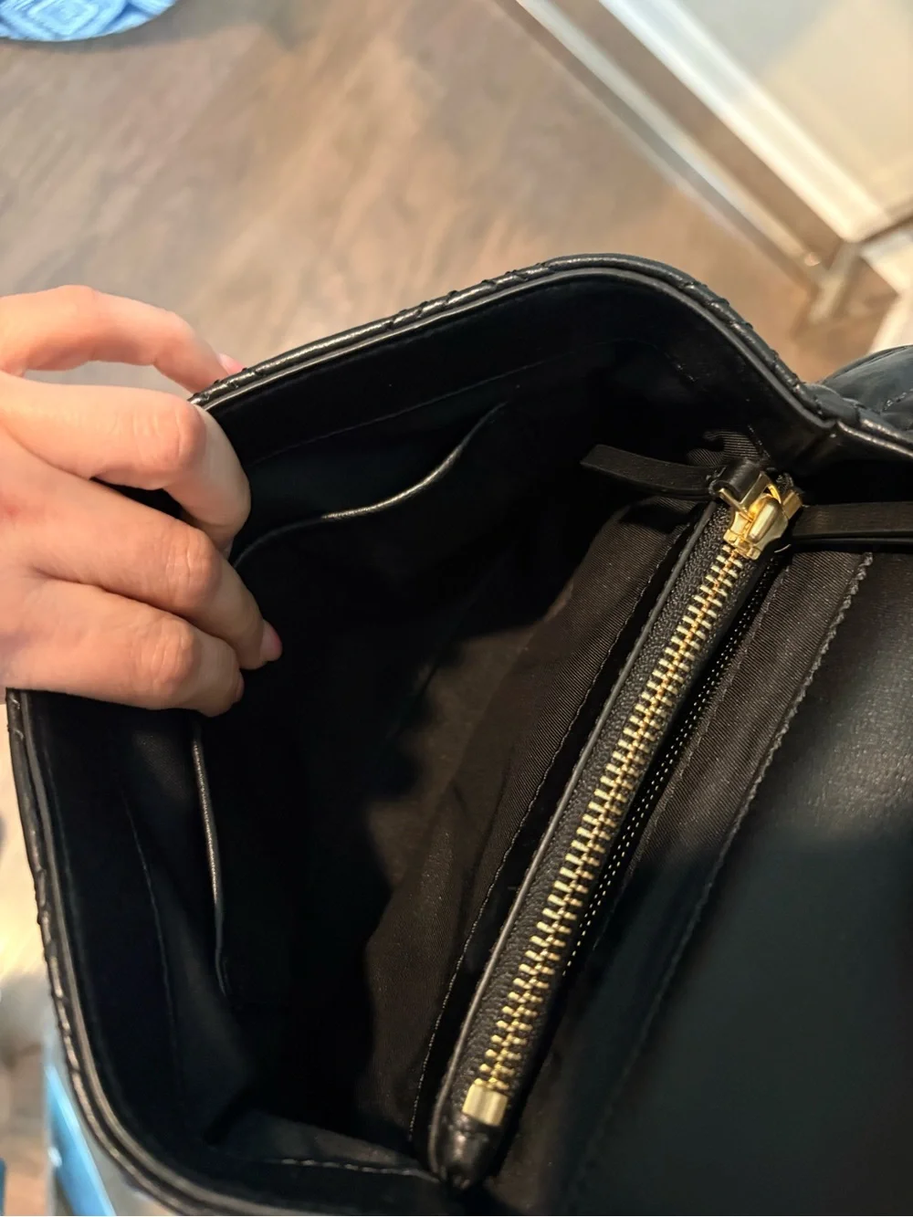 ✨Tory Burch (EUC) Quilted Black Shoulder Bag with Gold Chain Straps✨